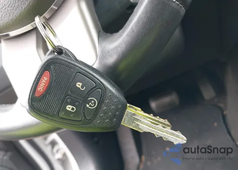 2013 Jeep Compass Limited из США, поврежденный, VIN 1C4NJDCB4DD199656